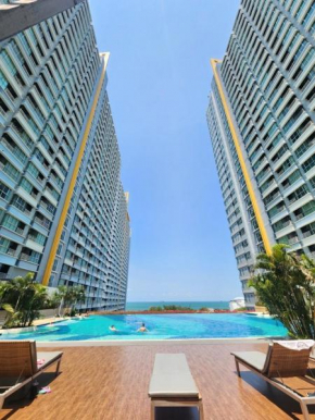 Lumpini​ Seas​ View